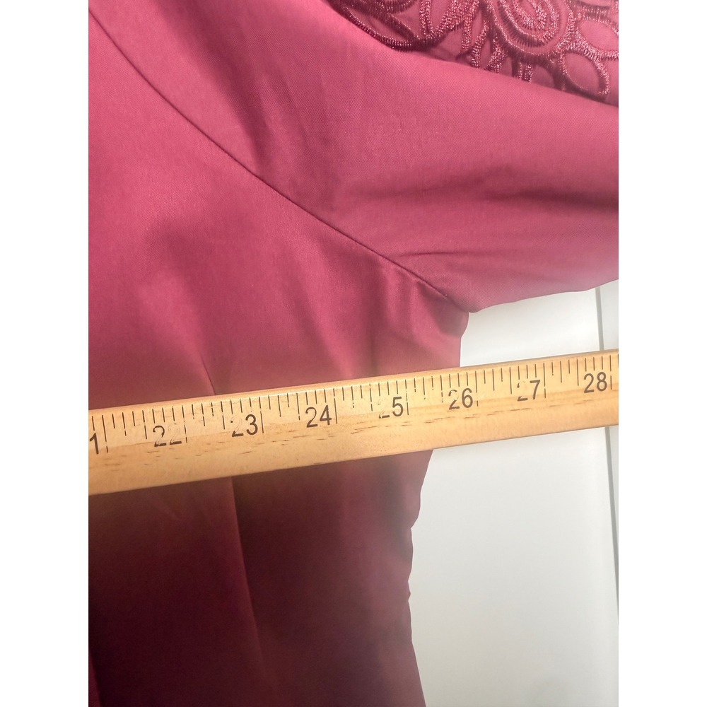 WD·NY Blouse Women 2X Burgundy NWT Eyelet Sleeve Split Neck Pullover Top - Picture 8 of 9